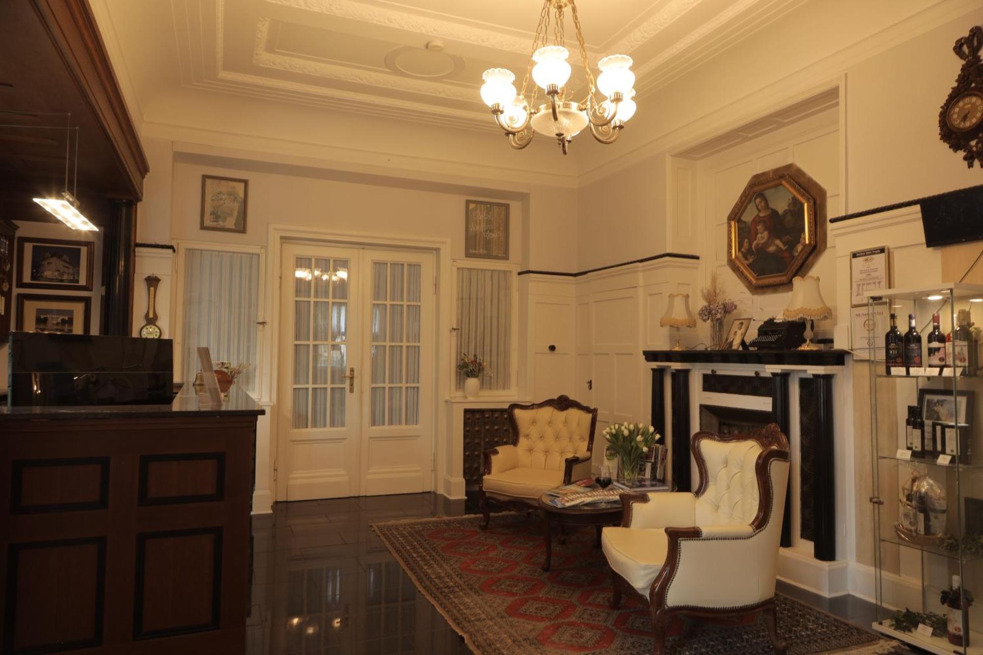 באד קיסינגן Hotel Weisses Haus מראה חיצוני תמונה
