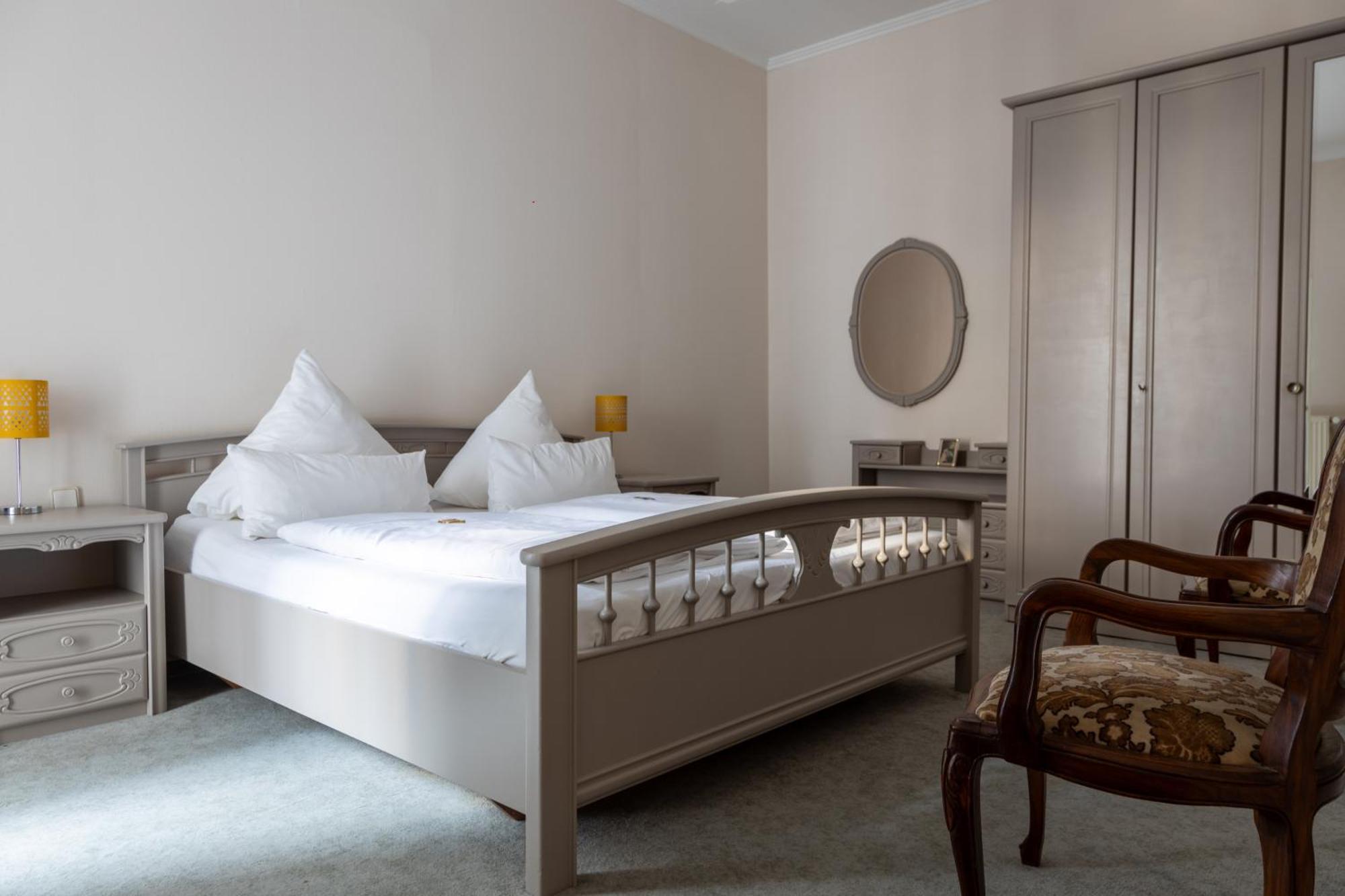 באד קיסינגן Hotel Weisses Haus מראה חיצוני תמונה