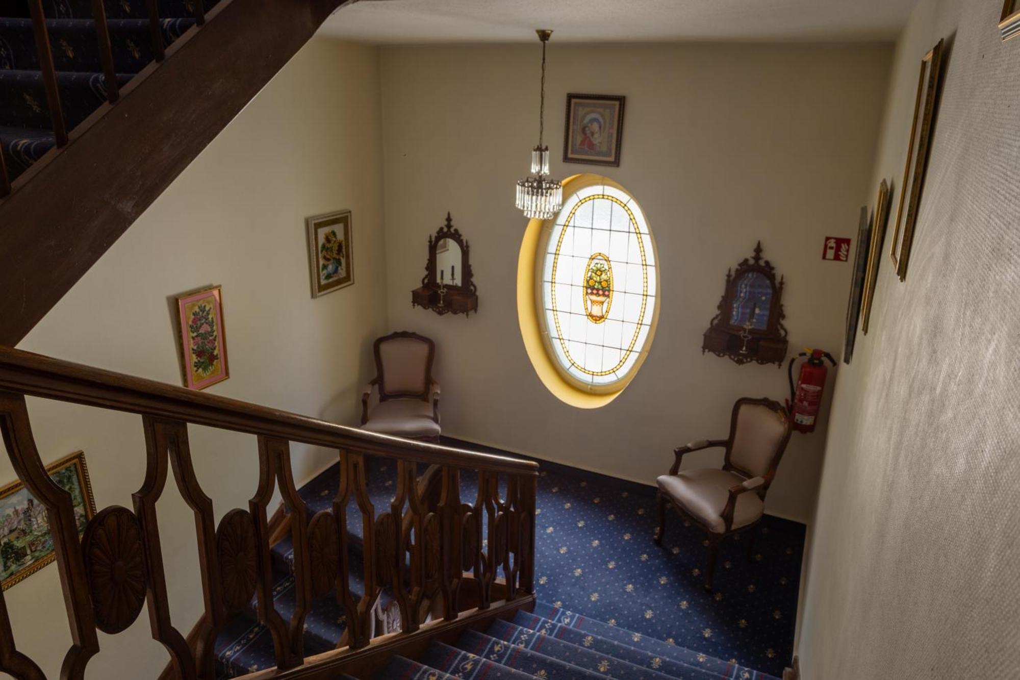 באד קיסינגן Hotel Weisses Haus מראה חיצוני תמונה