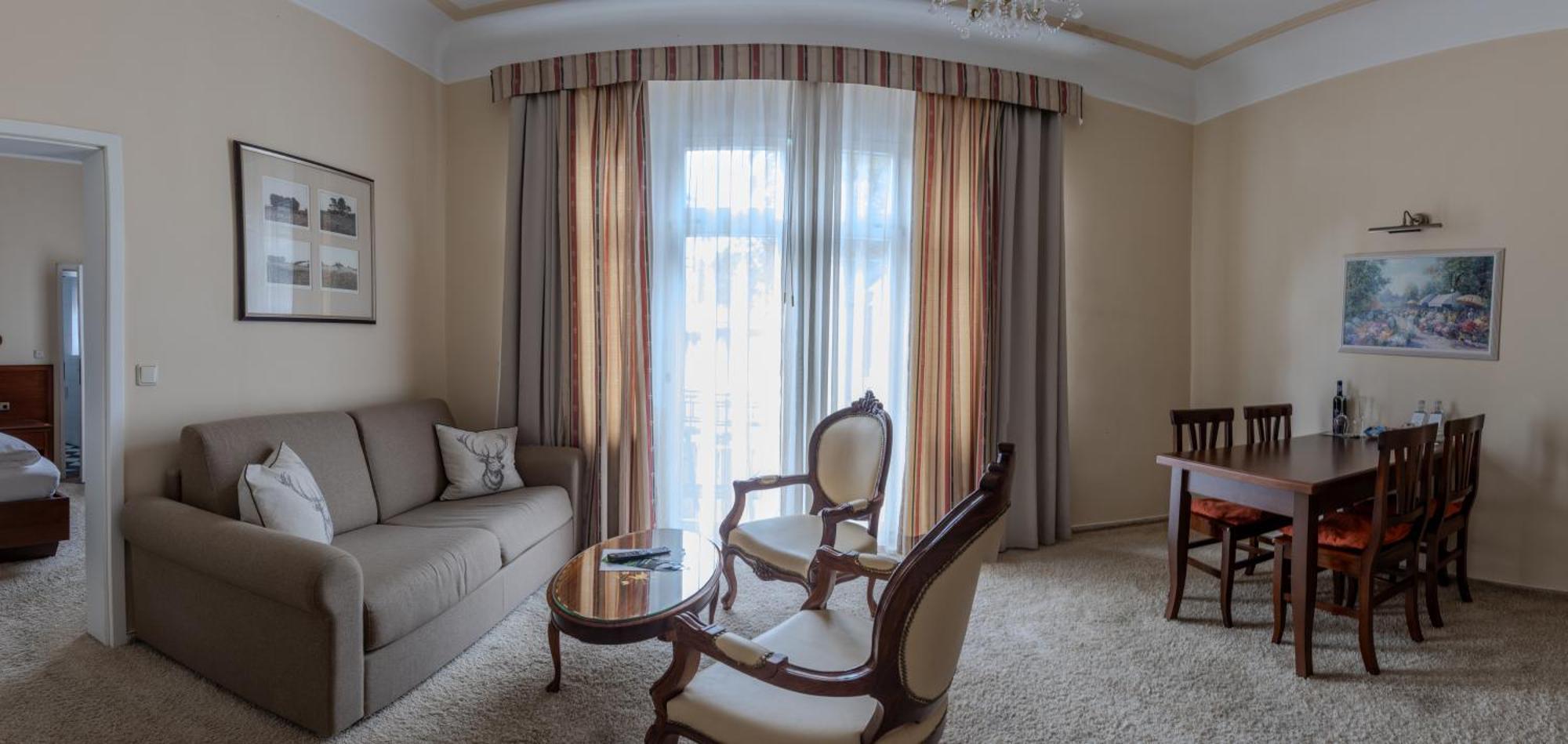 באד קיסינגן Hotel Weisses Haus מראה חיצוני תמונה