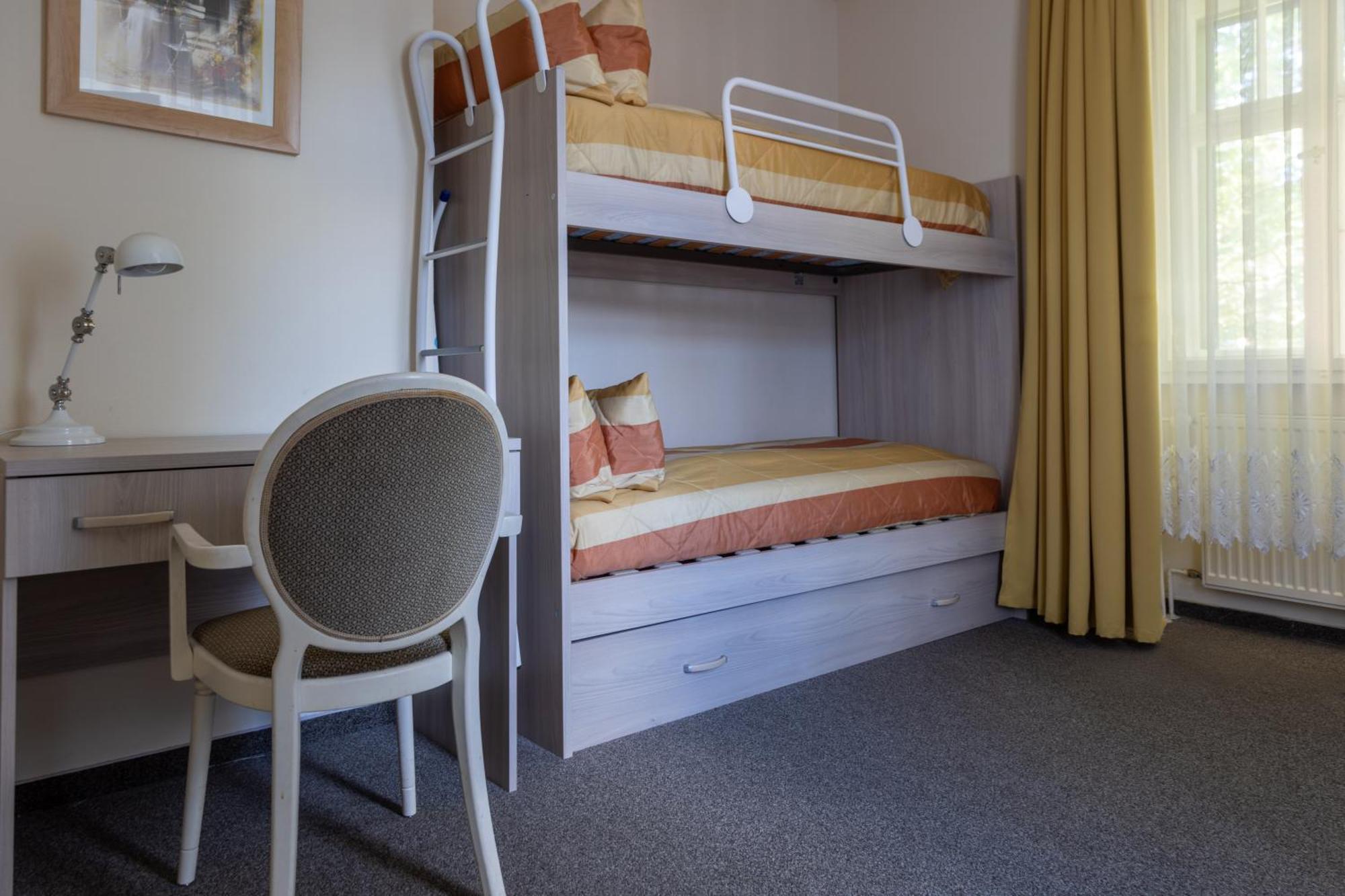 באד קיסינגן Hotel Weisses Haus מראה חיצוני תמונה