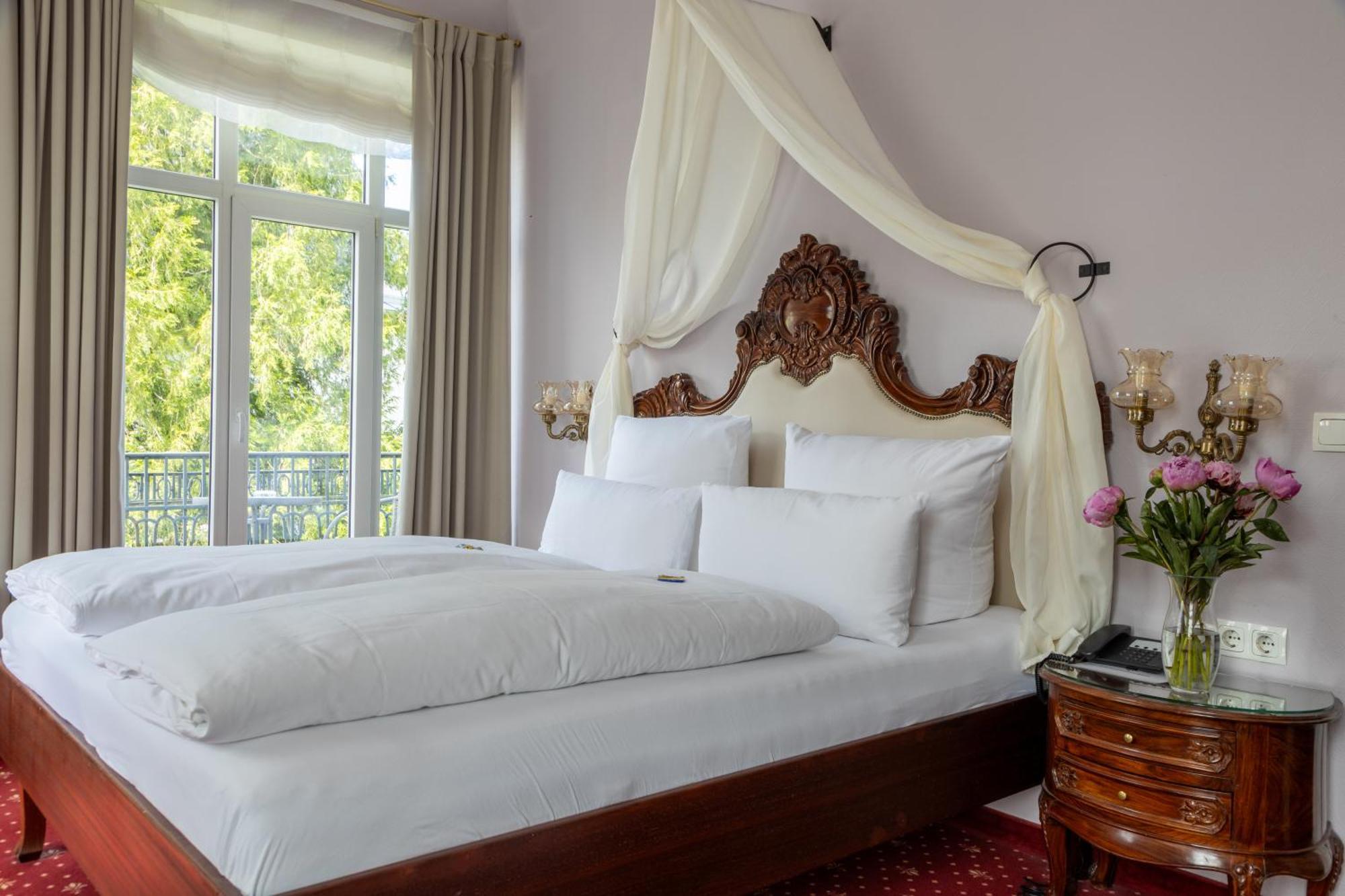 באד קיסינגן Hotel Weisses Haus מראה חיצוני תמונה