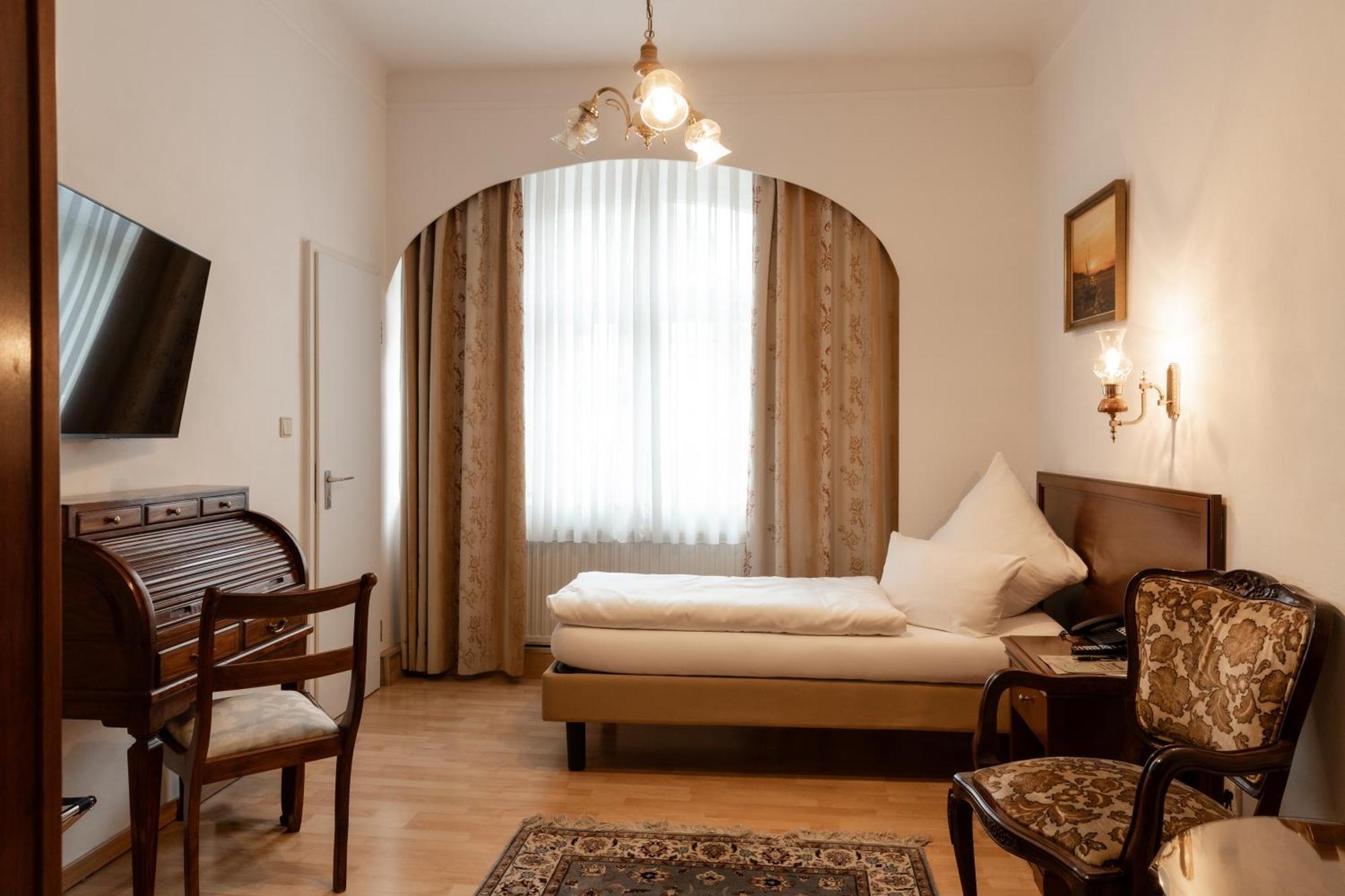 באד קיסינגן Hotel Weisses Haus מראה חיצוני תמונה